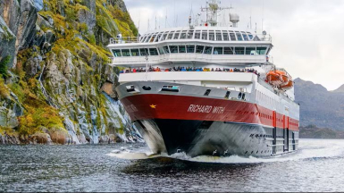 Hurtigruten-startet-erste-K-stenreise-mit-Biokraftstoff