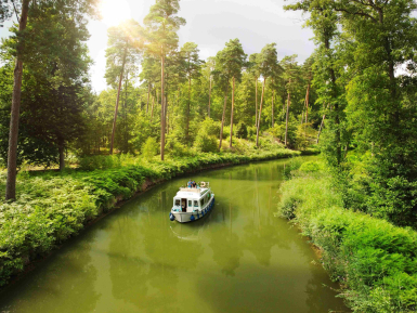 Neue-Hausbootmarke-Locaboat-und-Nicols-fusionieren-zu-Riverly